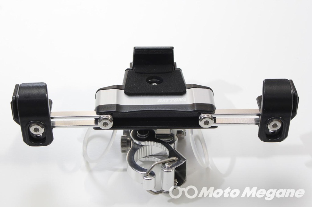 DAYTONAバイク用スマートフォンホルダー3クイックタイプの写真