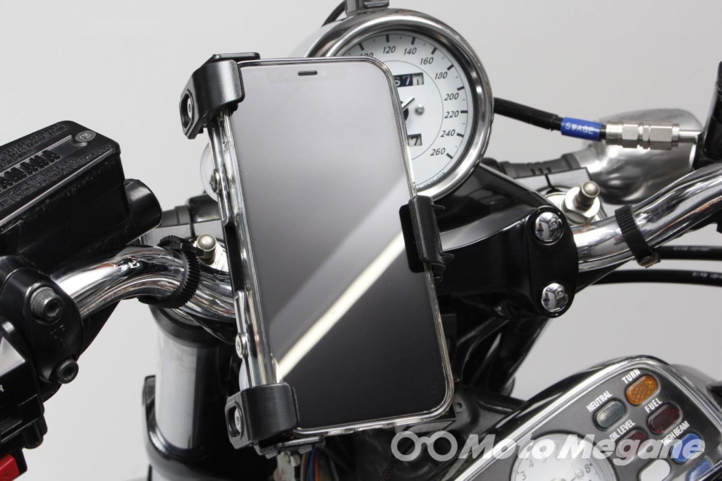 DAYTONAバイク用スマートフォンホルダー3クイックタイプの写真
