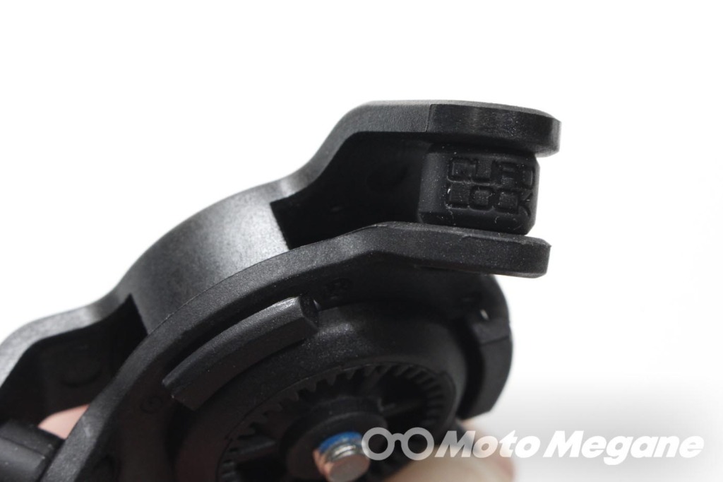 Quad Lock HANDLEBAR MOUNT V2 & 衝撃吸収ダンパーQLA-VDM & CASE FOR IPHONE12/12PROの写真
