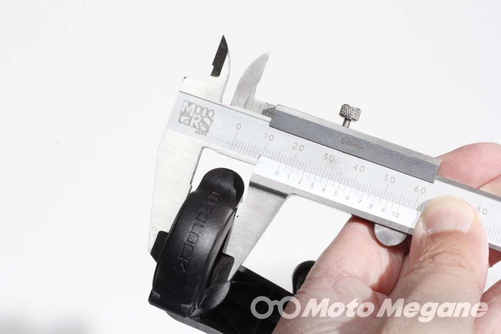 Quad Lock HANDLEBAR MOUNT V2 & 衝撃吸収ダンパーQLA-VDM & CASE FOR IPHONE12/12PROの写真