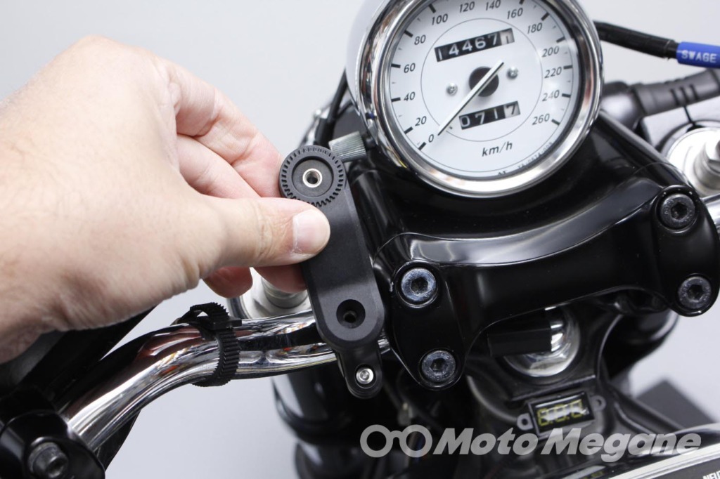 Quad Lock HANDLEBAR MOUNT V2 & 衝撃吸収ダンパーQLA-VDM & CASE FOR IPHONE12/12PROの写真