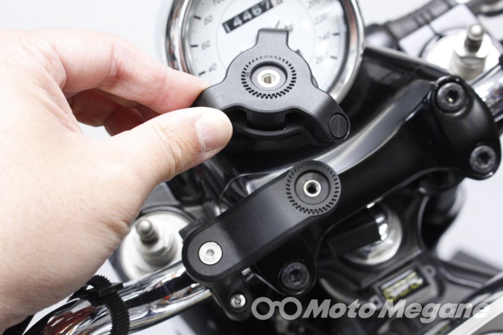 Quad Lock HANDLEBAR MOUNT V2 & 衝撃吸収ダンパーQLA-VDM & CASE FOR IPHONE12/12PROの写真