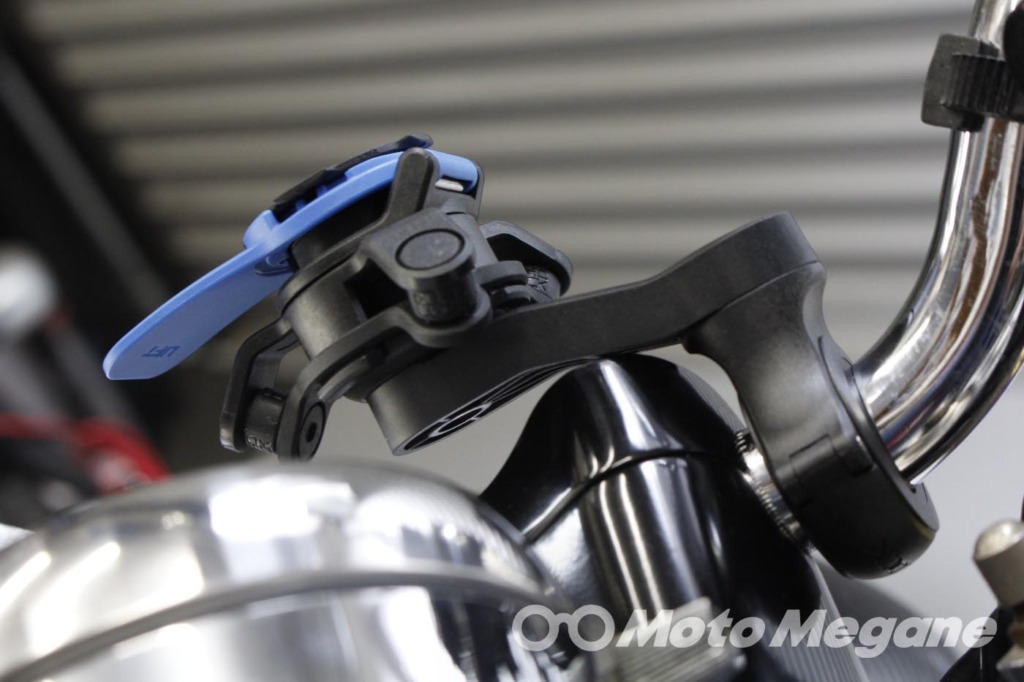 Quad Lock HANDLEBAR MOUNT V2 & 衝撃吸収ダンパーQLA-VDM & CASE FOR IPHONE12/12PROの写真