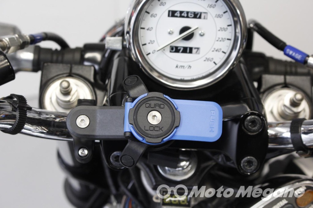 Quad Lock HANDLEBAR MOUNT V2 & 衝撃吸収ダンパーQLA-VDM & CASE FOR IPHONE12/12PROの写真
