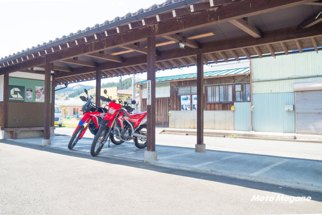 駐輪場がとにかく広い!このほかにも建物脇にもスペースがあります