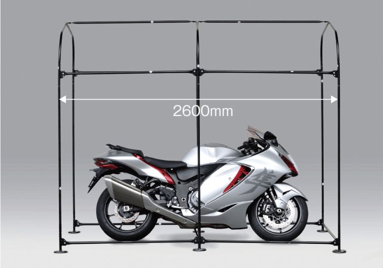 2600mmの奥行きはビッグバイクも余裕で収納できます。