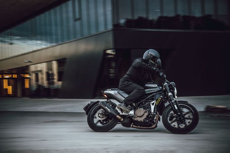Svartpilen 250 (2022)