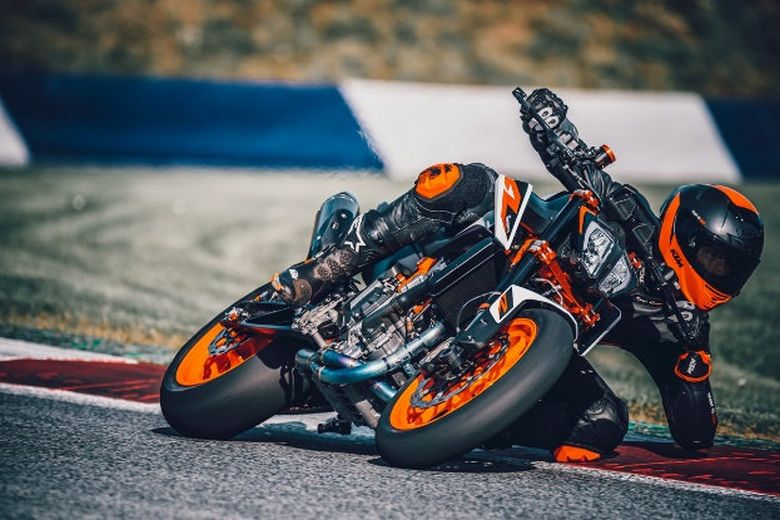 KTM 890 DUKE R（オプション装着車）