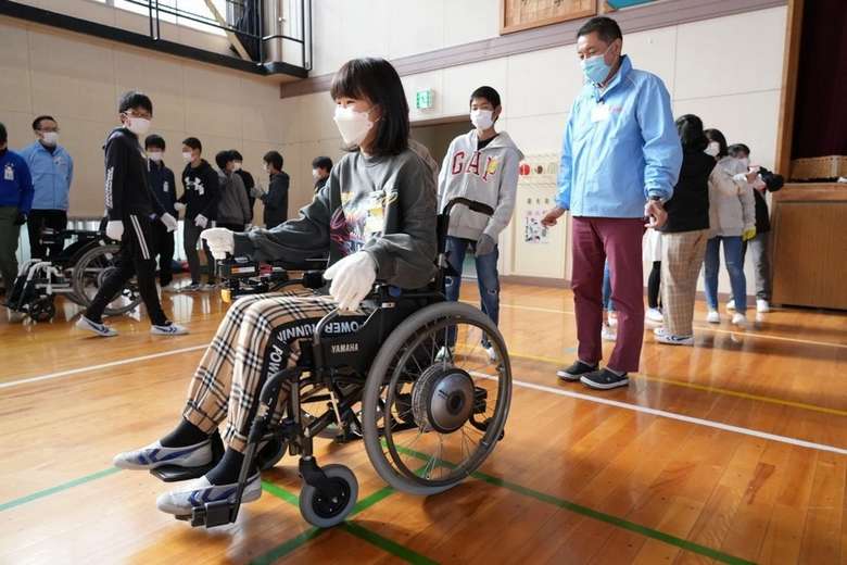 人びとの暮らしに役立つ電気やモーターを、電動の乗りもので体感