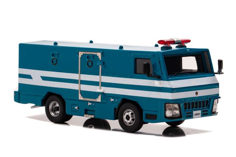 1/43 2015 警察本部警備部機動隊小型警備車両:右前
