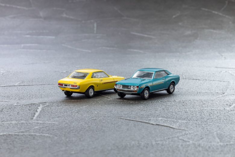 No.1 Toyota Celica 1600GT Yellow_No.2 Toyota Celica 1600GT Blue