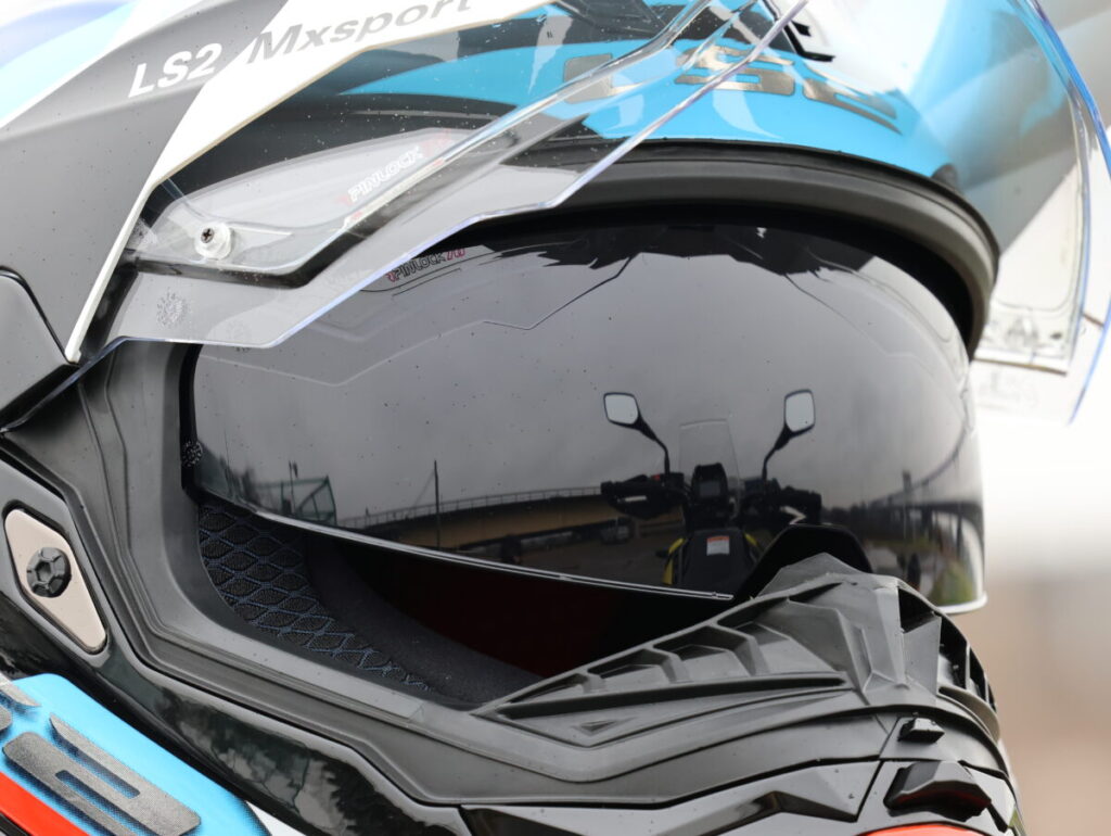 LS2のエクスプローラーFのインナーバイザー