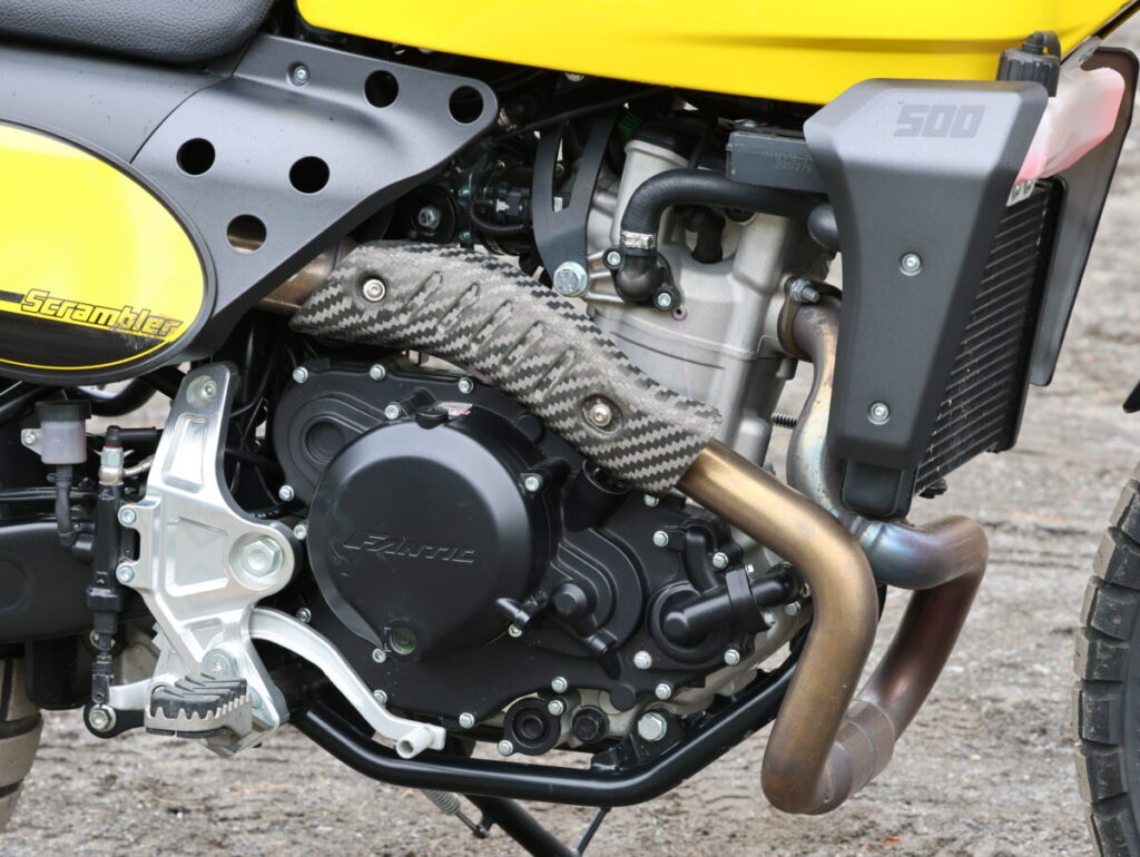 ファンティックのキャバレロスクランブラー500のディティール