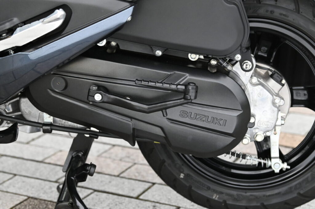 スズキ・バーグマン125EXはもしもの時も安心なキックスターターを装備