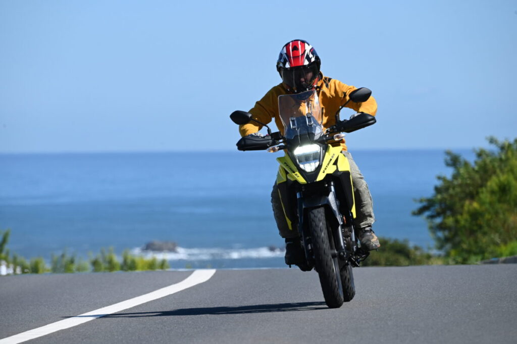 スズキのVストローム250SXは軽量コンパクト