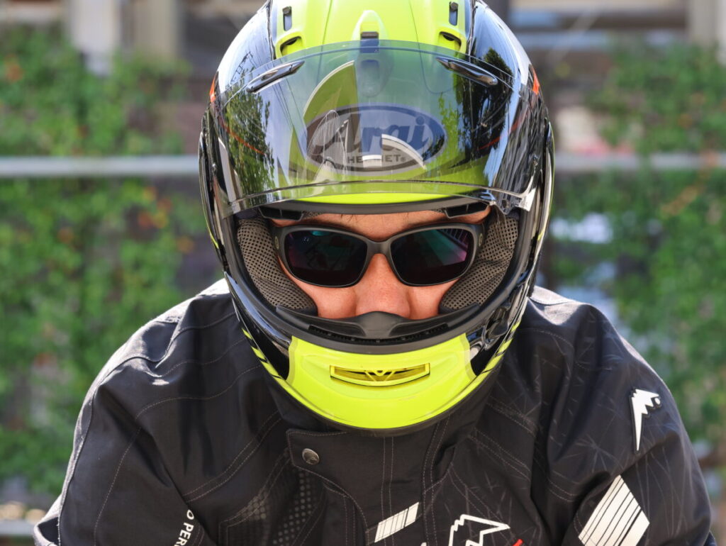ダブルオーグラスギアの「ライディングアイウエア」はバイク専用のメガネ