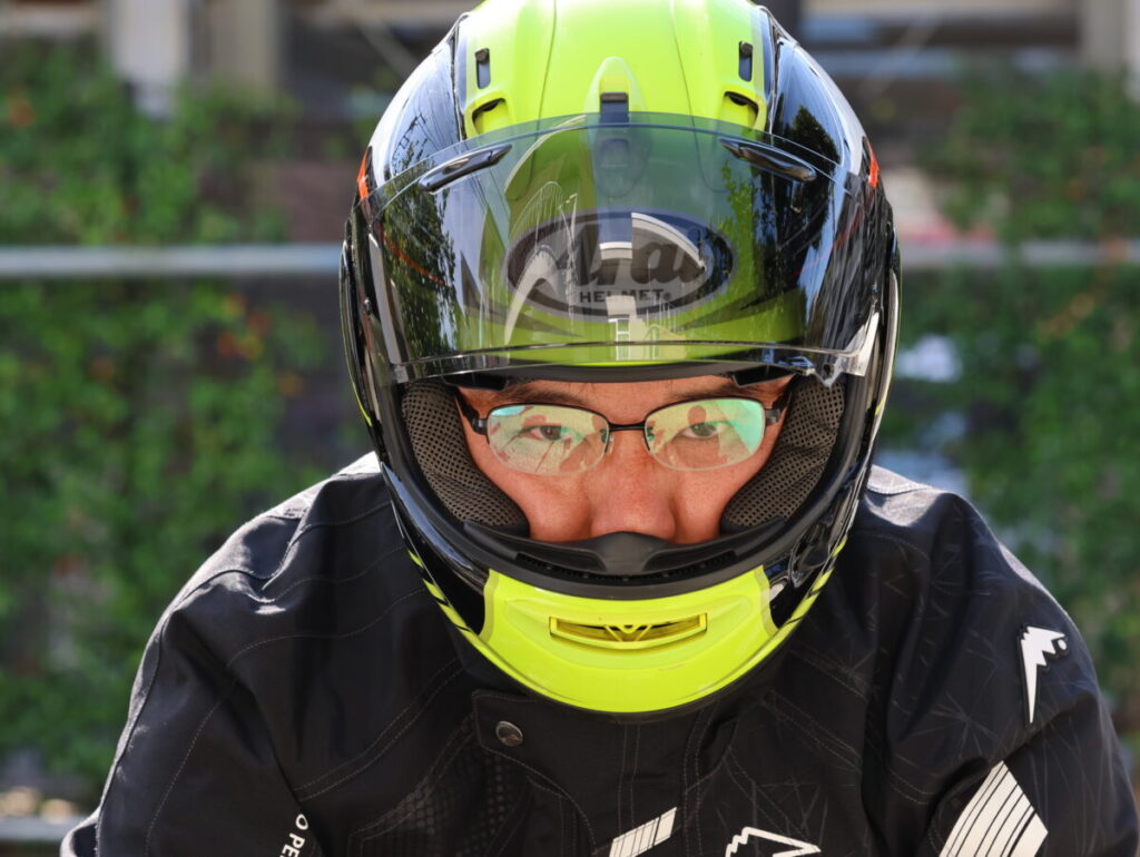 ダブルオーグラスギアの「ライディングアイウエア」はバイク専用のメガネ