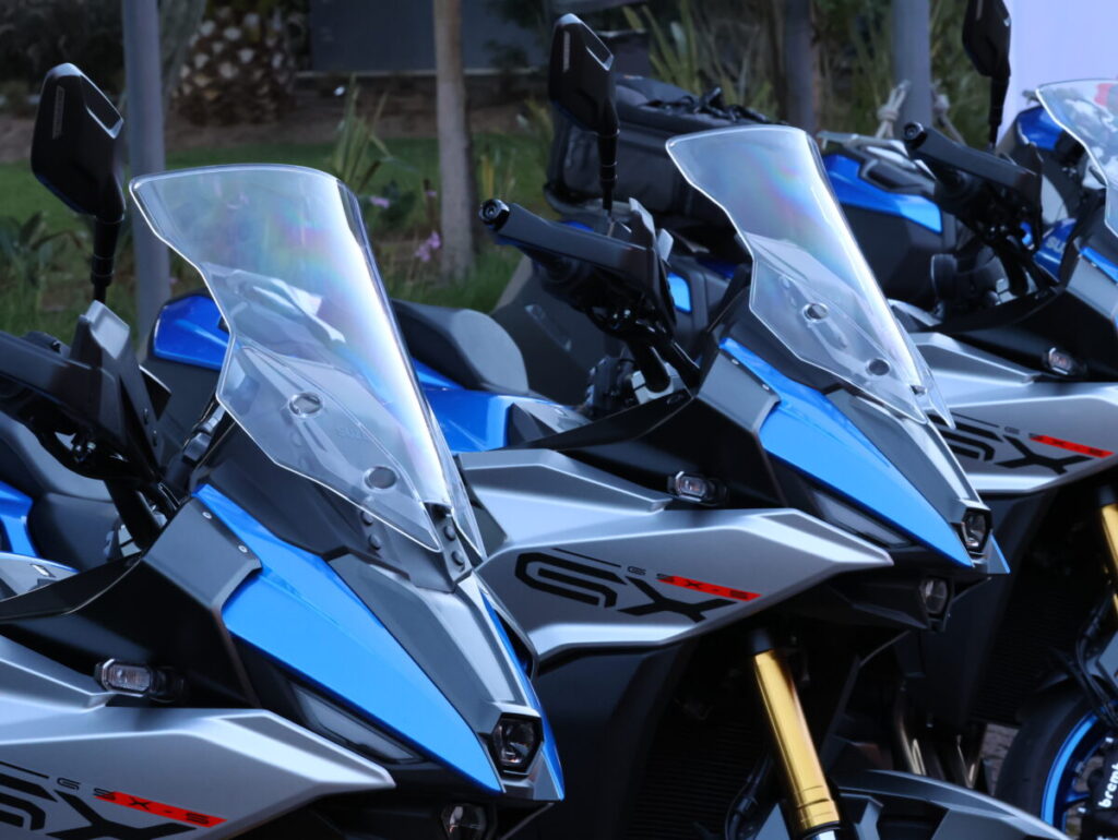 スズキ・GSX-S1000GXのディティール/3段調整式スクリーン