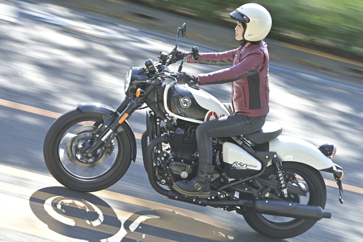 「このショットガン650、初めて乗ったのに初めて乗った気がしないくらい乗りやすい!」