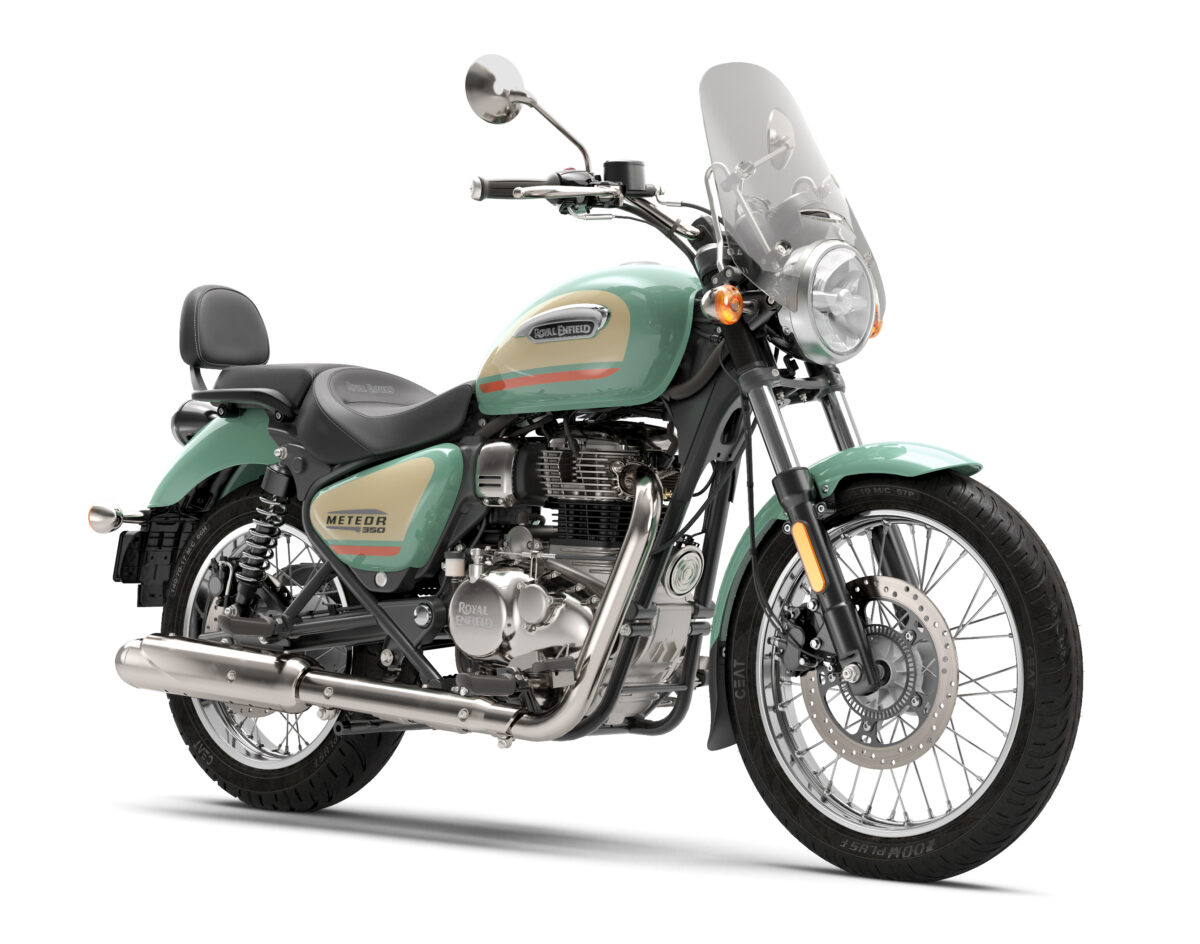 royalenfield_meteor350-0-2
METEOR 350。価格は71万600円〜74万3600円で、写真のオーロラグリーンは74万3600円。