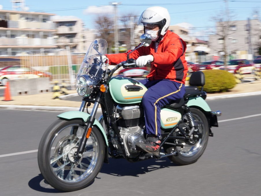 現役教習所教官が語るロイヤルエンフィールドの乗りやすさ！　 その① Royal Enfield　METEOR350