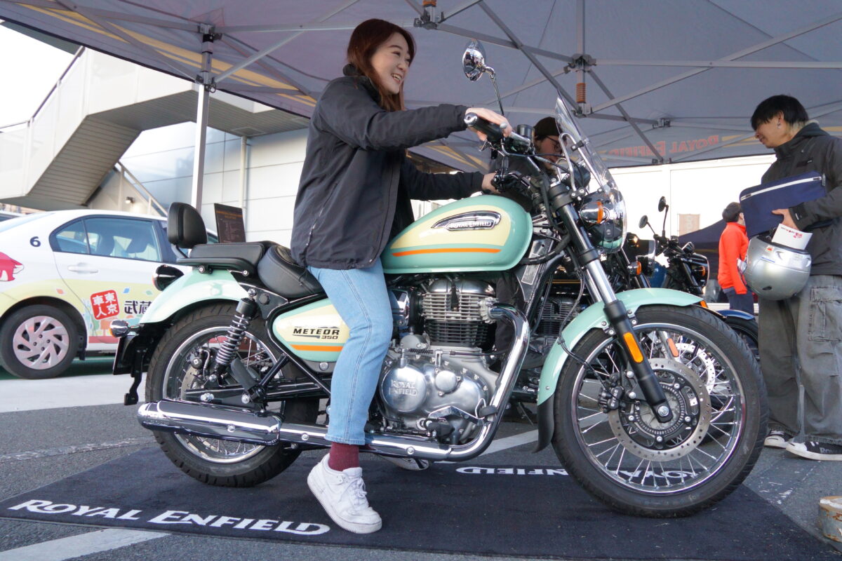 「教習車よりも足つきがいい！」とびっくり！