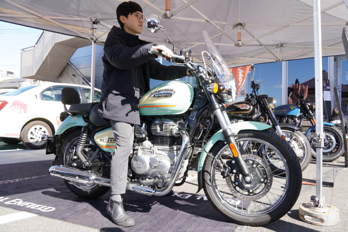 バイクに求めるのは“かっこよさ”と“音”というAKさん。