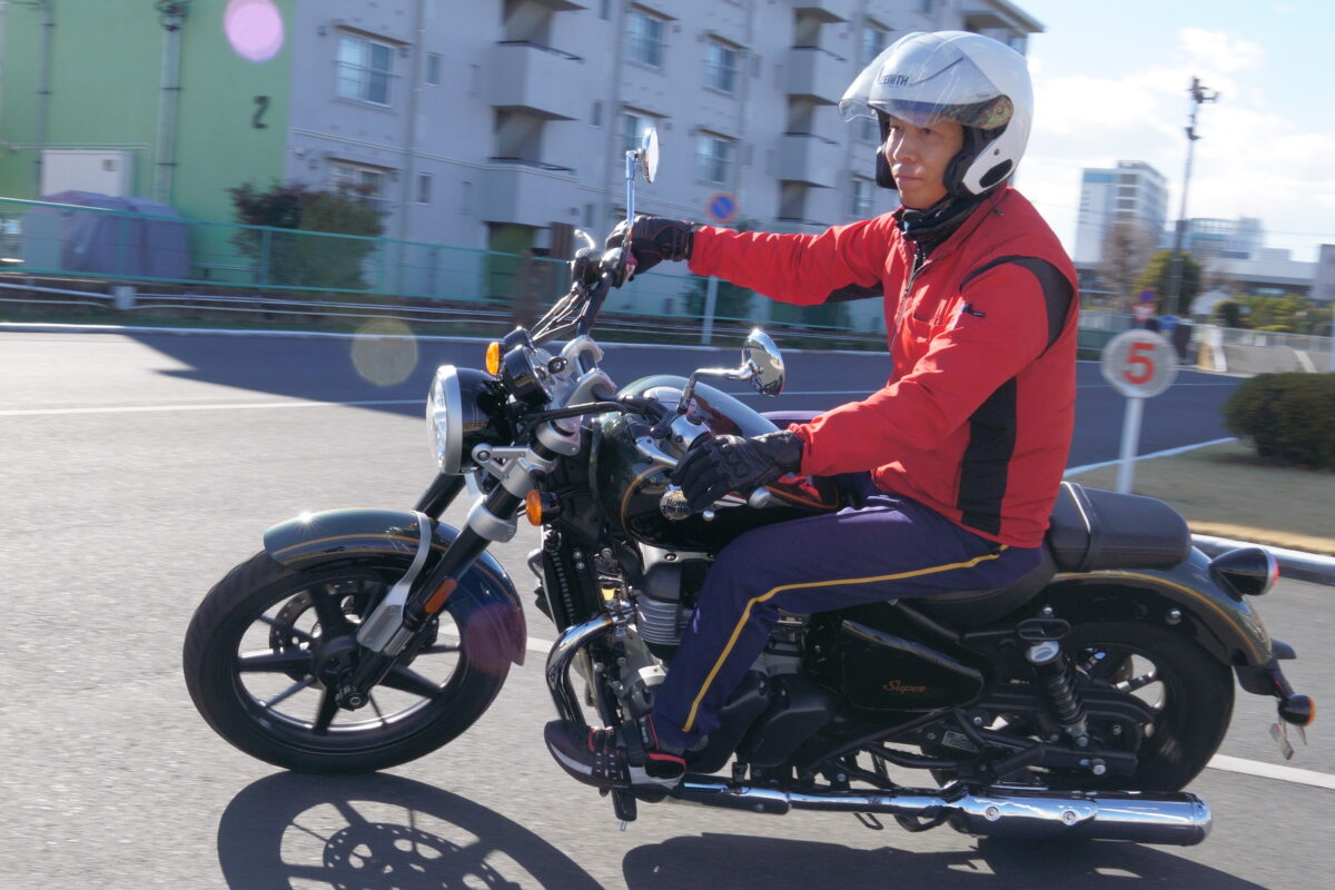 ロイヤルエンフィールド　スーパーメテオ650はビッグバイクデビューにぴったりの乗りやすさ！！
