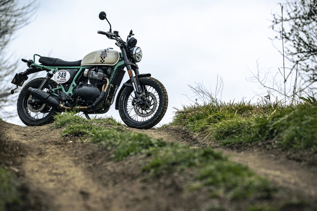 ロイヤルエンフィールド・ベア650。特別カラーエディション「トゥー・フォー・ナイン(Two Four Nine)／価格：1,015,300円（税込）