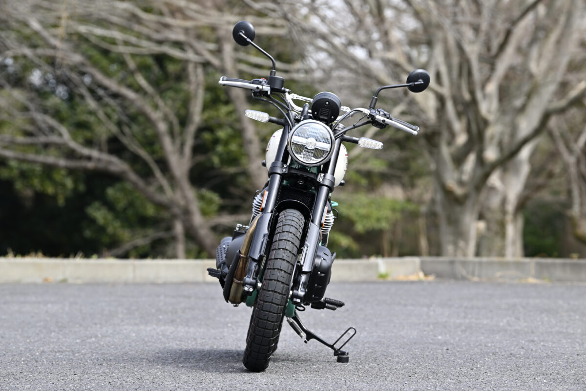 ロイヤルエンフィールド・ベア650。特別カラーエディション「トゥー・フォー・ナイン(Two Four Nine)／価格：1,015,300円（税込）