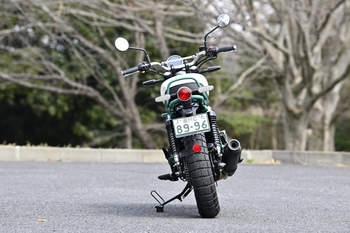 ロイヤルエンフィールド・ベア650。特別カラーエディション「トゥー・フォー・ナイン(Two Four Nine)／価格：1,015,300円（税込）