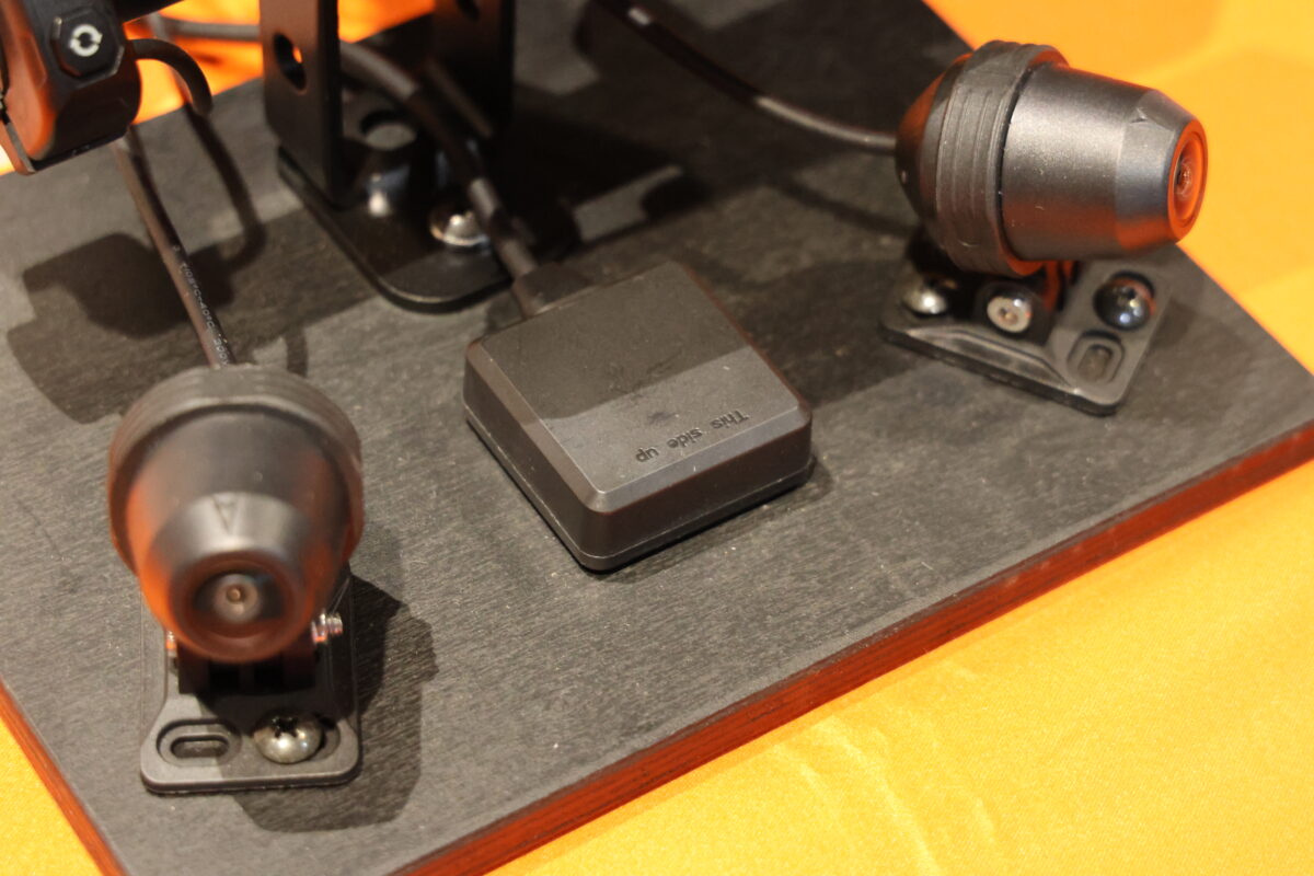 前後カメラにはSony製の最新第2世代「STARVIS 2」超高感度CMOSセンサー(1080P/HDR/58fps)を搭載。最新のモデルはさらに暗い場所でもよく映るように進化している。