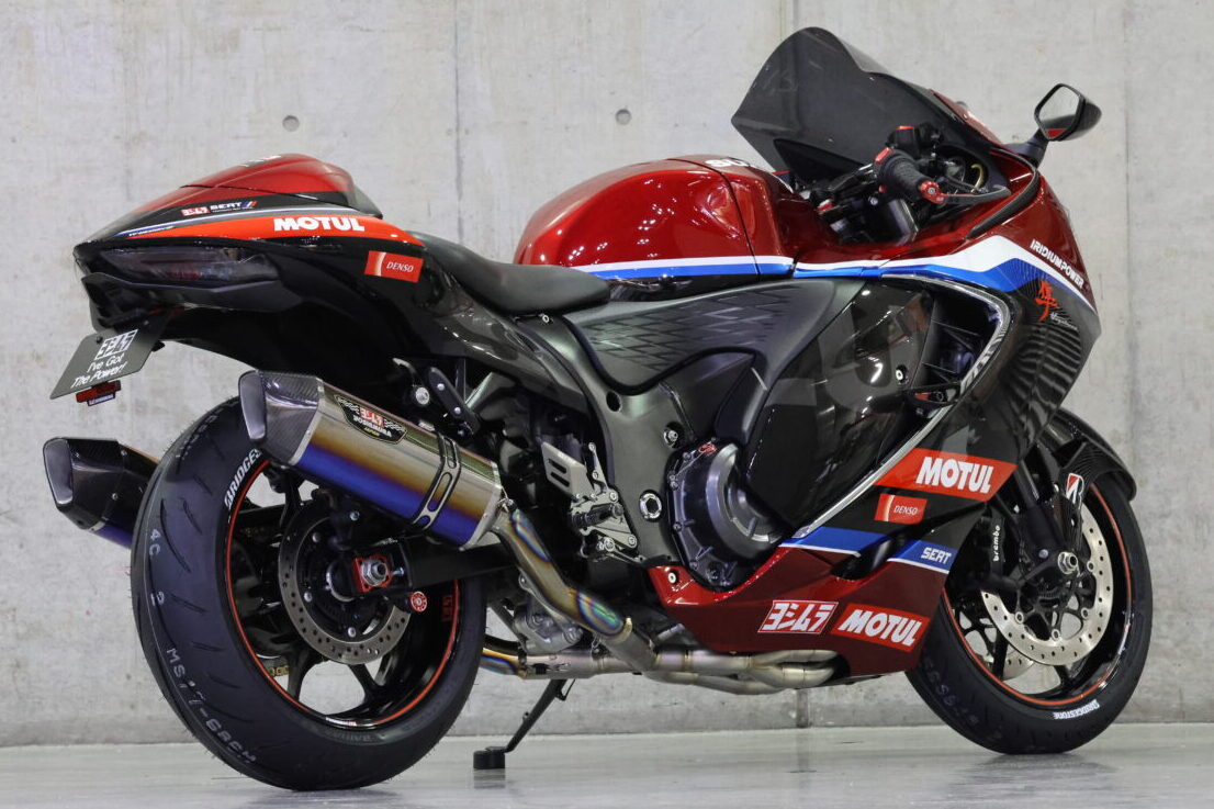 tms_yoshimura_機械曲HEPTA FORCE　チタンサイクロン　2本出し