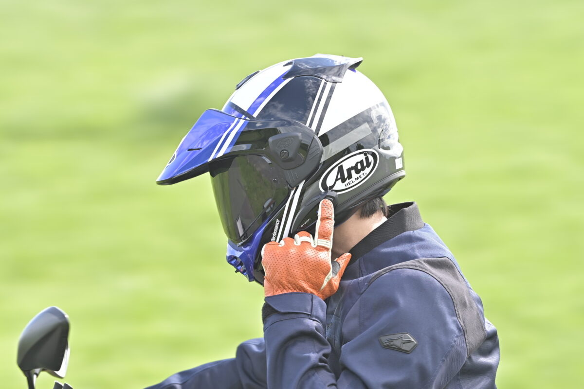 グローブを装着した状態でもボタンの感触がわかりやすく、確実な操作ができた。