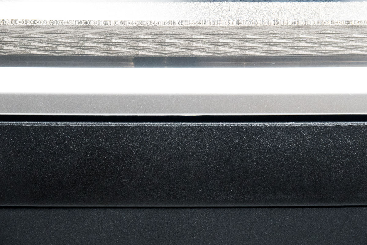 シールドLの荷室と上蓋の隙間