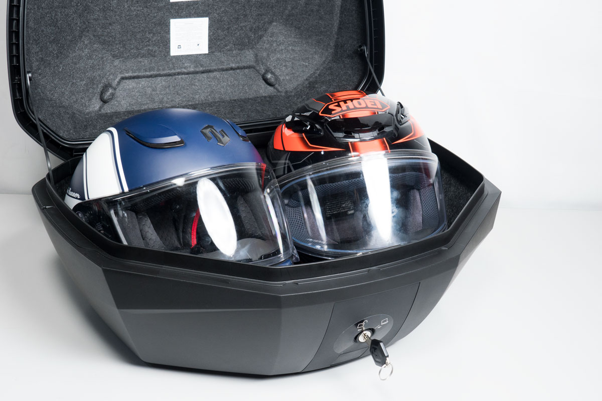 シールドLにヘルメットを入れてみた